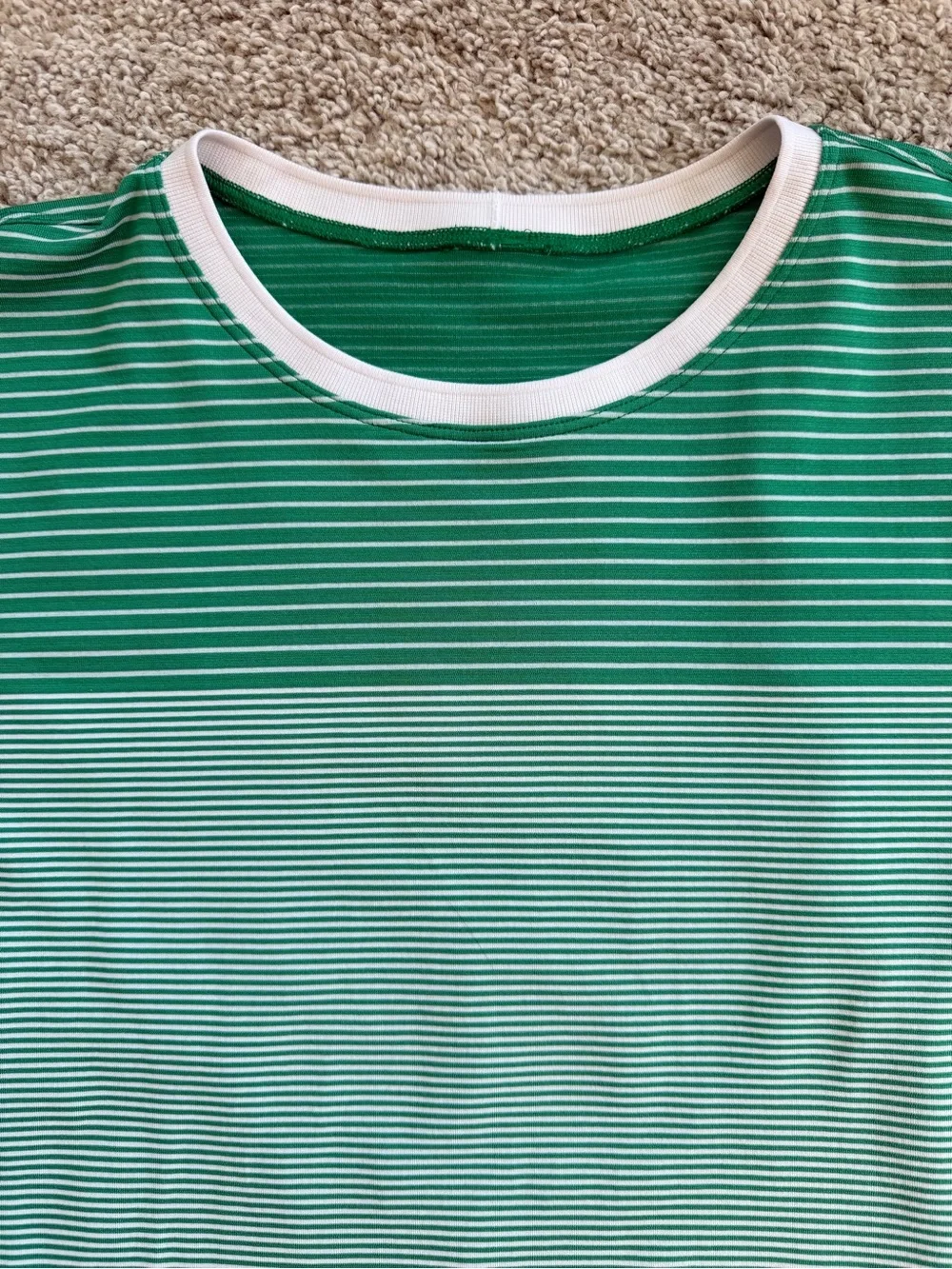 Lululemon Women's seamless classic fit mariner tee. Size Large.